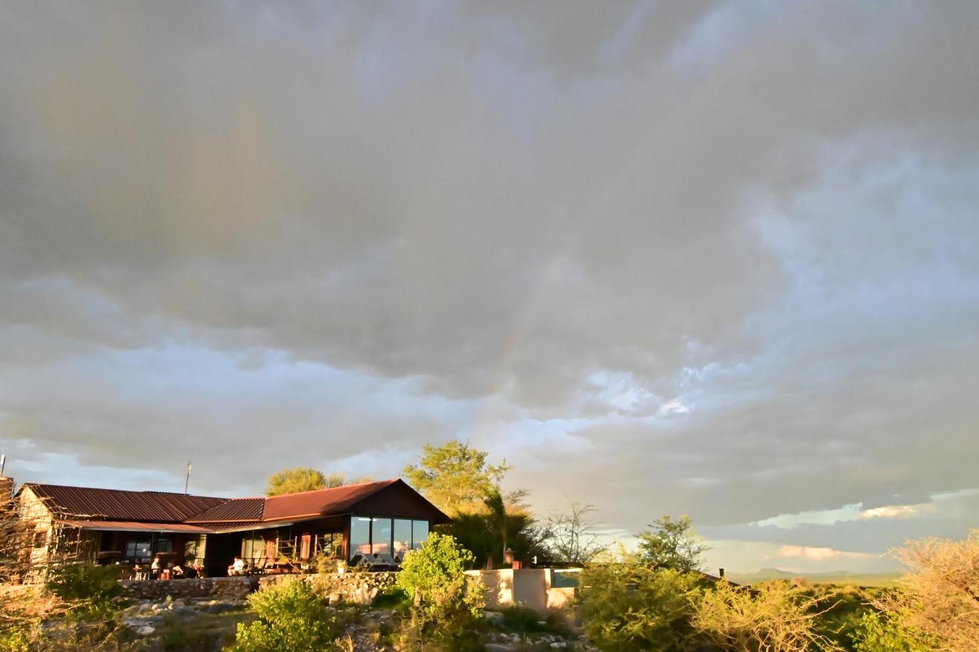 Aloegrove Safari Lodge 奥奇瓦龙戈 外观 照片